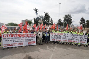 CCOO logra un preacuerdo que reduce los despidos en Azucarera y abre opciones de traslado