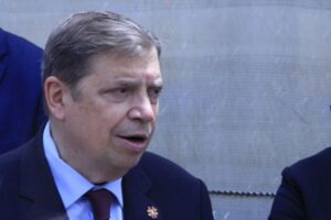 Planas  se comprometió a aprobar la Ley de Agricultura Familiar, recuerda UPA